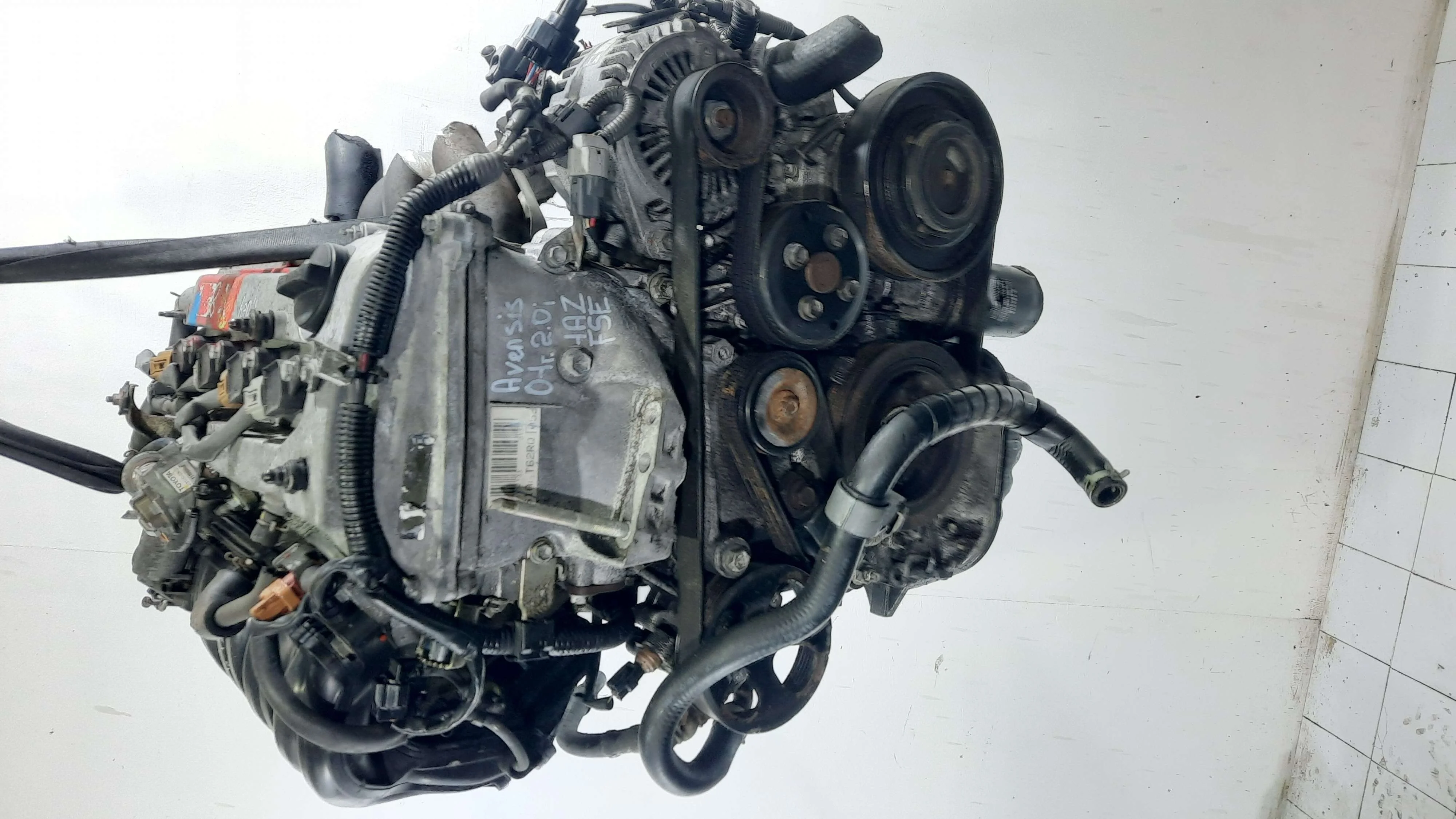 двигатель Toyota Avensis 2.0 бензин 2001