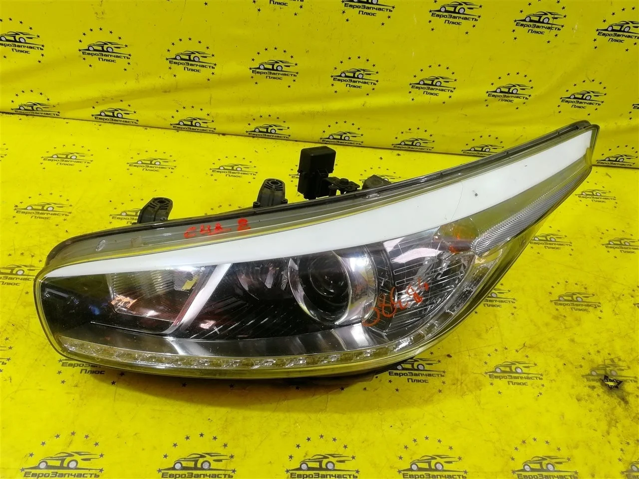 Фара Kia Ceed 92101A2260 JD, передняя левая