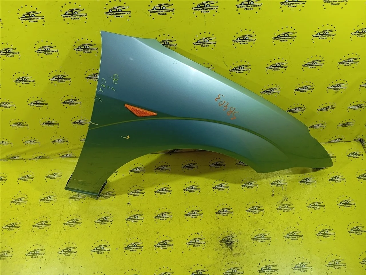 Крыло Ford Focus 1 1350731, переднее правое