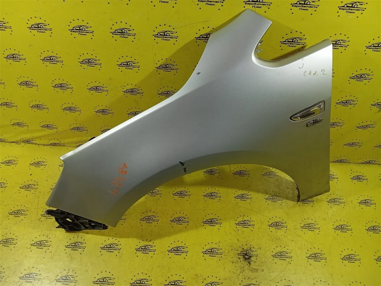 Крыло Opel Astra 13390003 J, переднее левое