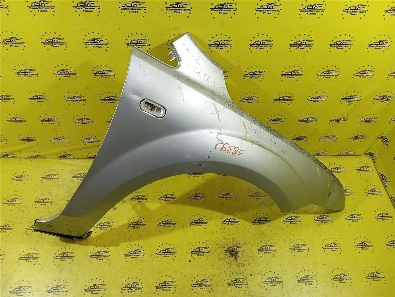 Крыло дефект Ford Focus 2 1501765, переднее правое