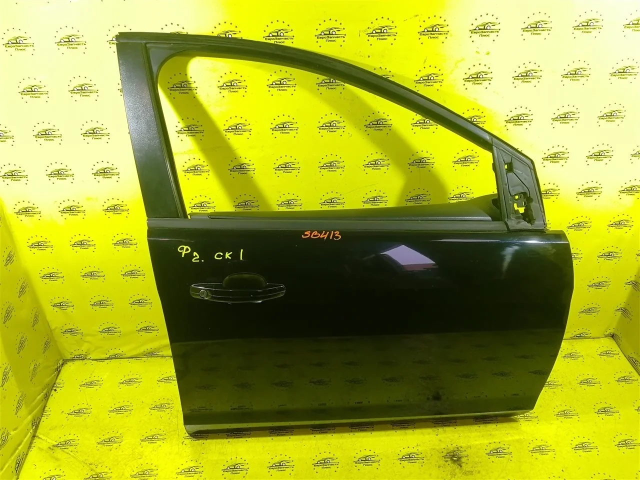 Дверь дефект Ford Focus 2 1530169, передняя правая