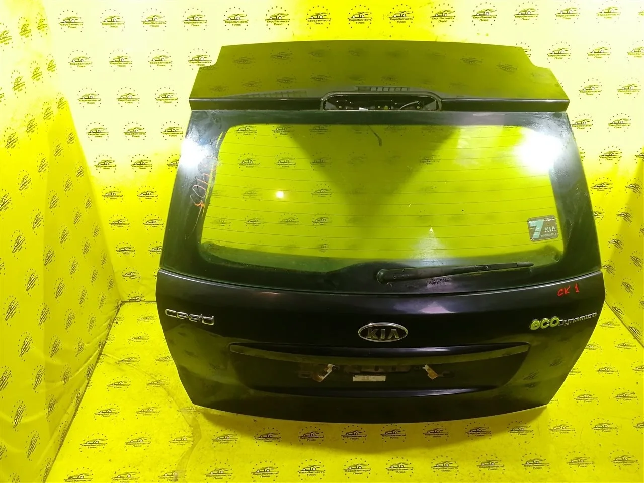 Крышка багажника Kia Ceed 1 737001H500 ED УНИВЕРСАЛ