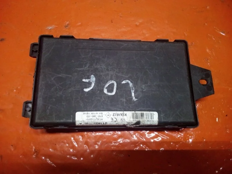 Блок иммобилайзера RENAULT LOGAN 2004-2009 8200564718 LS0G