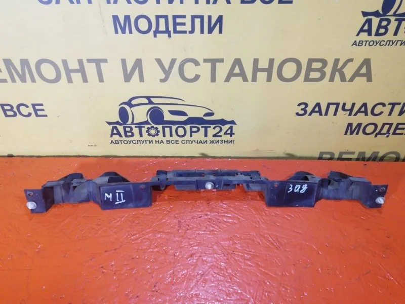 Кронштейн заднего бампера RENAULT MEGANE 2002-2008 8200146040 LM05 K4M