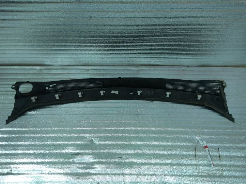 Жабо RENAULT LOGAN 2015-2019 668115673R