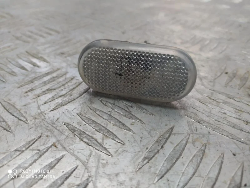 Повторитель в крыло RENAULT LOGAN 2004-2014 8200257684 LS0G K7J