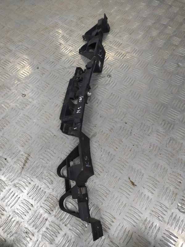 Кронштейн заднего бампера RENAULT MEGANE 2003- 2008 8200146040