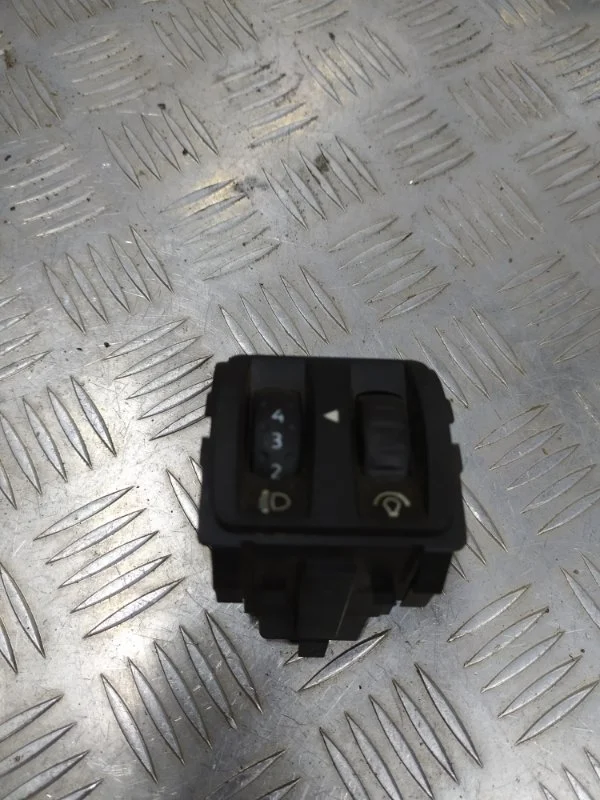 Кнопка корректора фар RENAULT MEGANE 2003-2009 8200121805