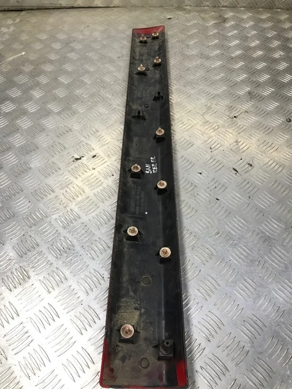 Молдинг Двери RENAULT SANDERO 2008-2014 8200735139, передний правый