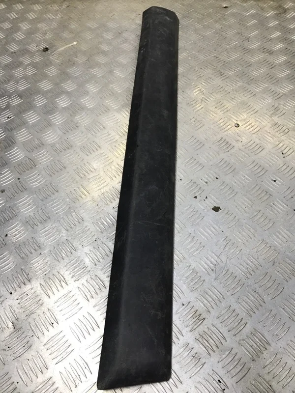 Молдинг Двери RENAULT SANDERO 2008-2014 8200735137, передний левый