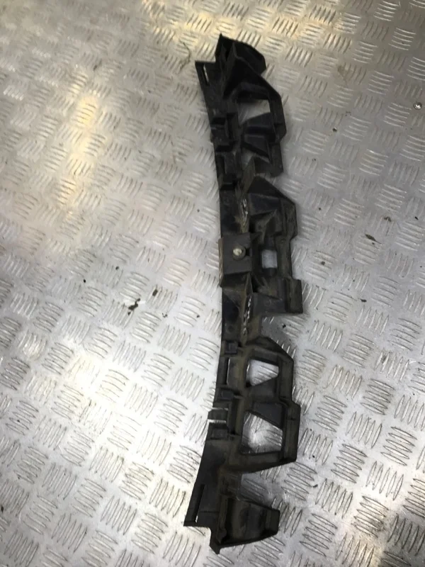 Кронштейн заднего бампера RENAULT MEGANE 2003-2008 8200146040 ХЭТЧБЭК, задний