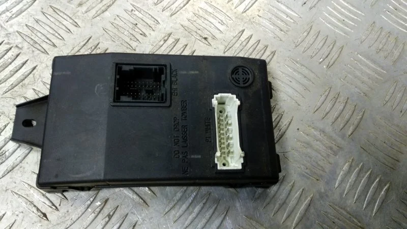 Блок комфорта RENAULT SYMBOL 2008–2013 8201013753