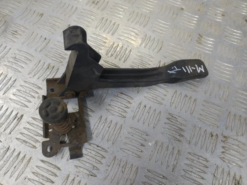 Крючок капота RENAULT MEGANE 2009–2016 656030006R