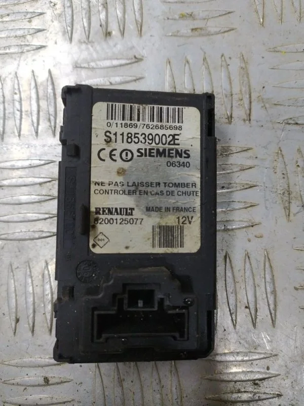 Замок зажигания RENAULT MEGANE 2003-2009 8200125077