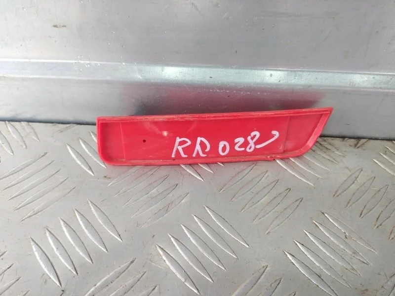 Катафот бампера RENAULT DUSTER 2009-2014 8200384036 HSA F4R, задний правый