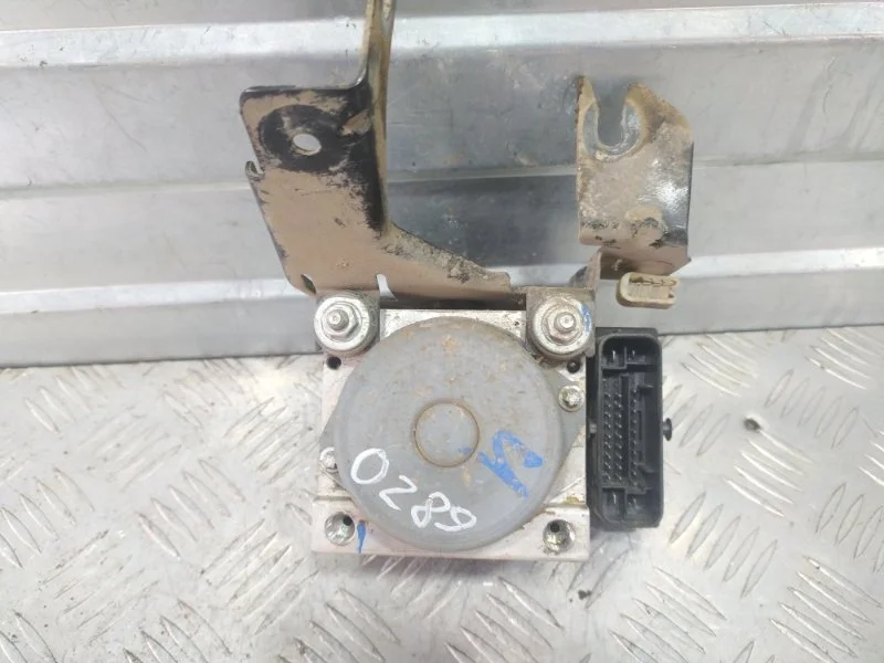 Блок АБС RENAULT DUSTER 2009-2014 8200806980 HSA F4R
