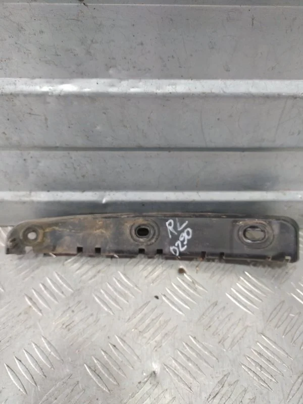 Кронштейн заднего бампера SKODA YETTI 2009-2014 5L6807393 5L 1.2, задний левый