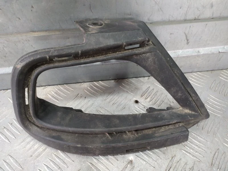 Накладка ПТФ RENAULT DUSTER 2009-2014 261A23831R, задняя правая