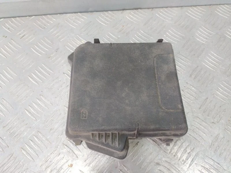 Крышка блока предохранителей RENAULT FLUENCE 2009- 2013 284C40002R