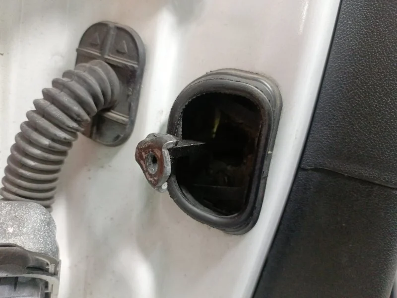 Ограничитель двери RENAULT FLUENCE 2009-2013 804305879R L30R K4M 838, передний правый