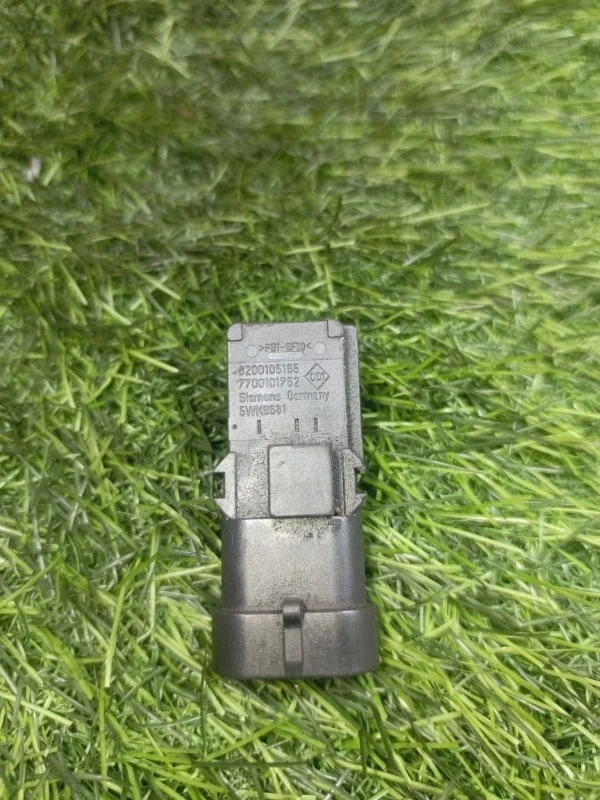 Датчик абсолютного давления RENAULT FLUENCE 2003-2008 8200105165 K4M