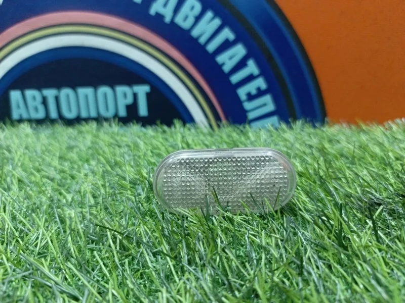 Повторитель в крыло RENAULT LOGAN 8200257684