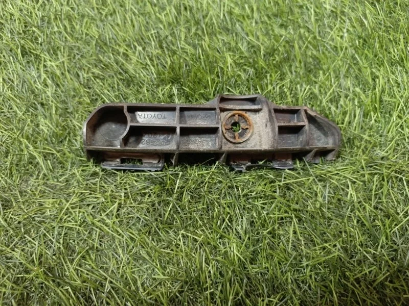 Кронштейн заднего бампера TOYOTA RAV4 2005-2016 5256242020 XA40 3ZRFE, задний правый