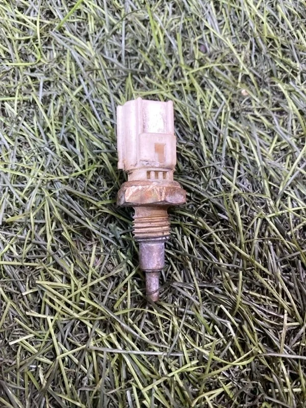 Датчик температуры охлаждающей жидкости TOYOTA RAV4 2005-2016 8942233030 XA40 3ZRFE