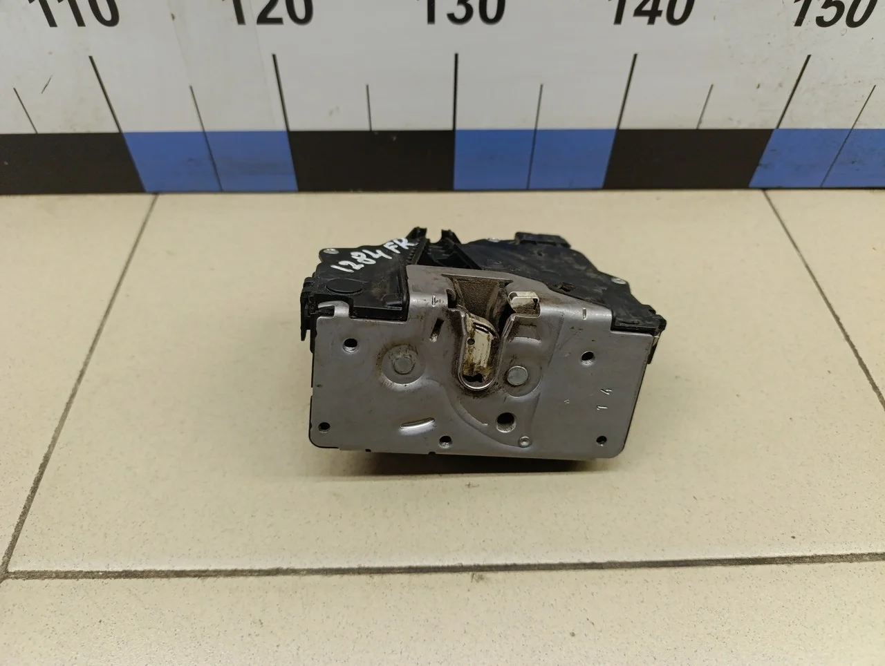 Замок двери передней правой Corsa D 2006-2015