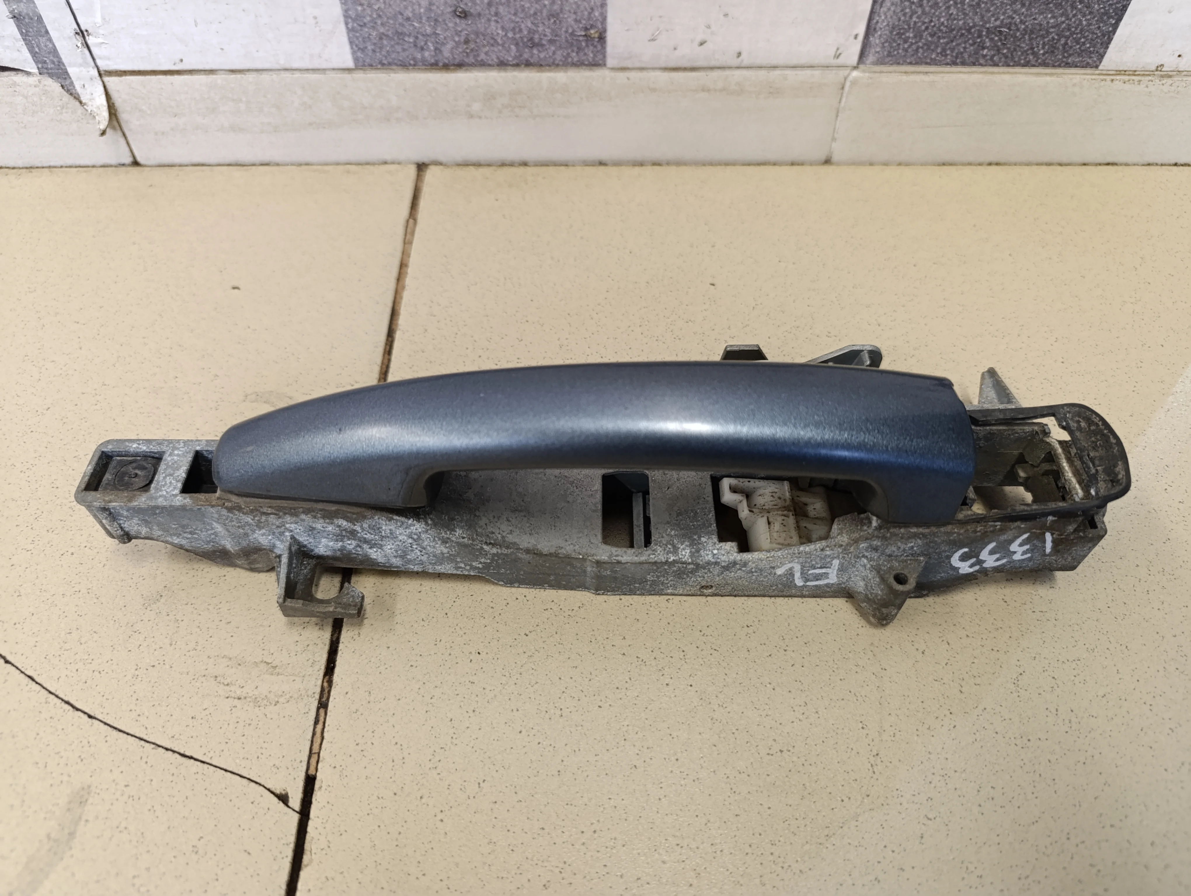 Ручка двери наружная левая 407 2004-2010