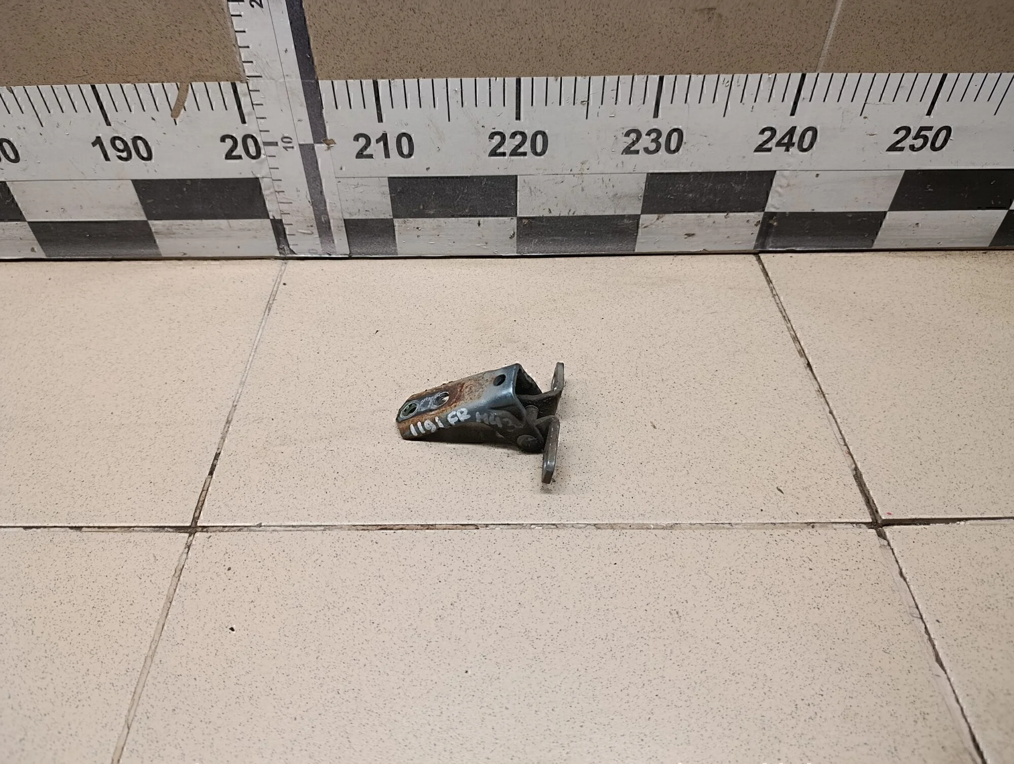 Петля двери задней правой нижняя Lancer (CX,CY) 2007>