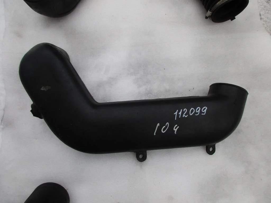 Патрубок впускной Mercedes-Benz