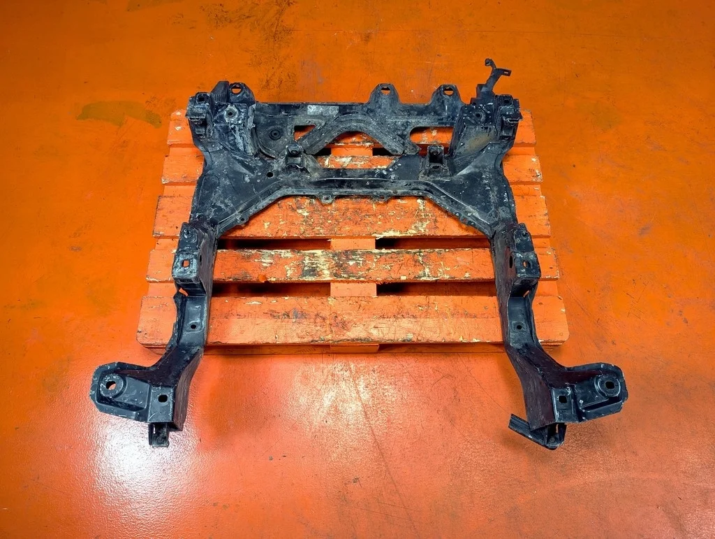 Подрамник передний Mercedes-Benz