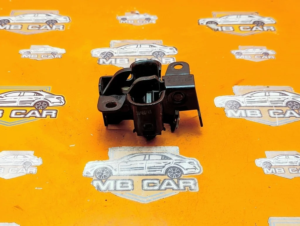 Замок капота Mercedes-Benz