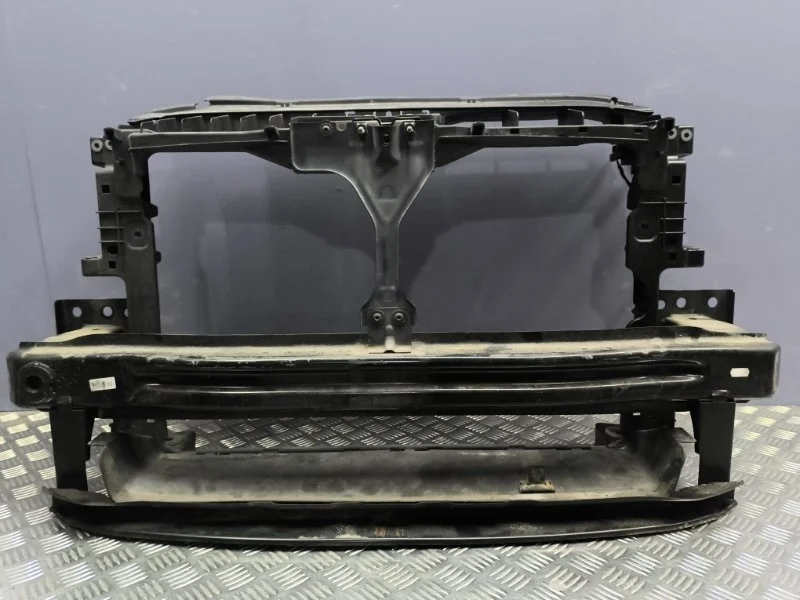 Панель передняя (телевизор) volkswagen Tiguan 2009 5N0805588D 5N1 CAW