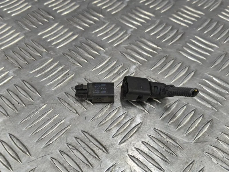 Датчик температуры воздуха volkswagen Passat CC 2014 8Z0820535 358 CDA