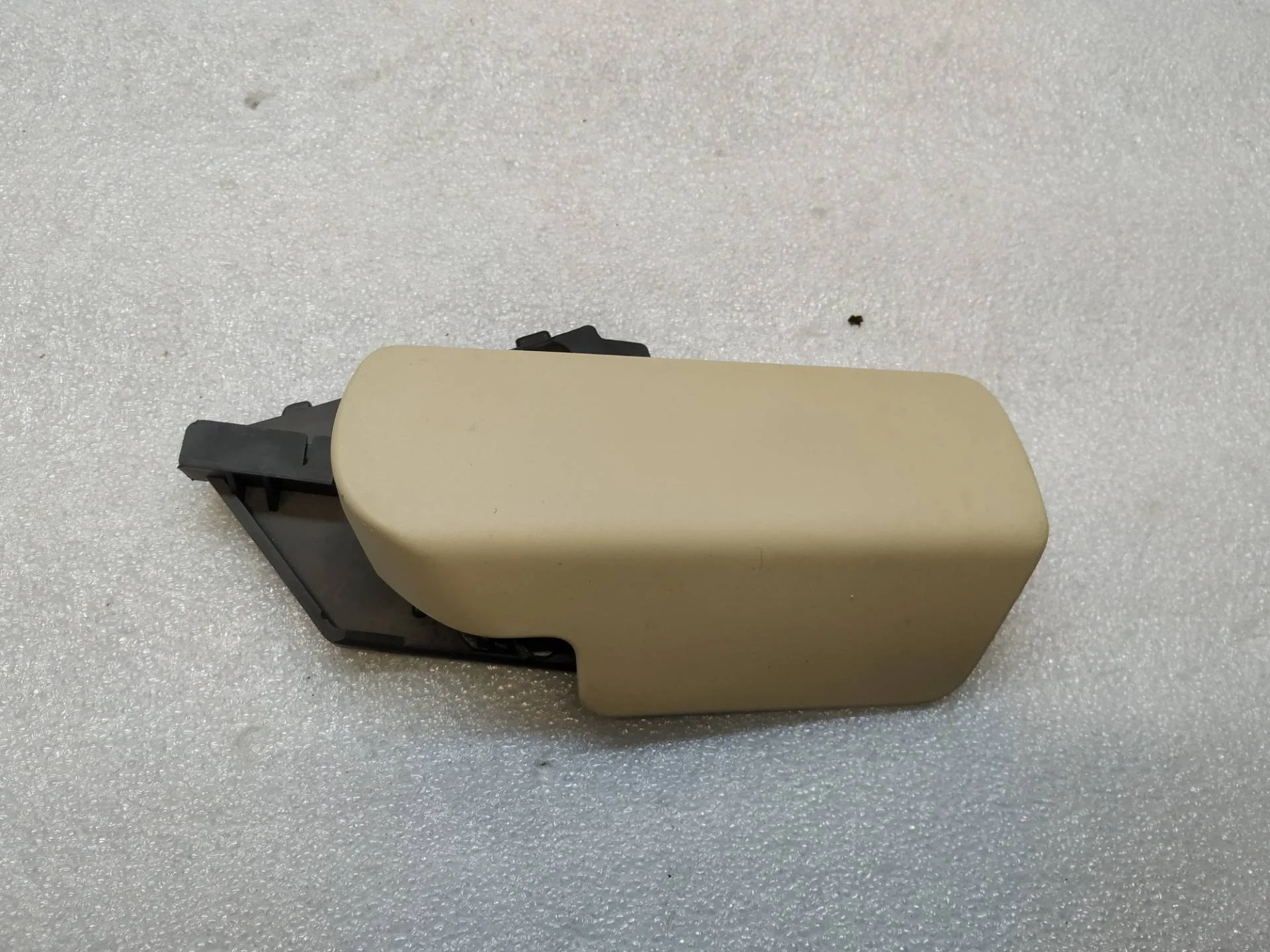 ручка открывания капота Volkswagen Touareg 2 7P6 2011