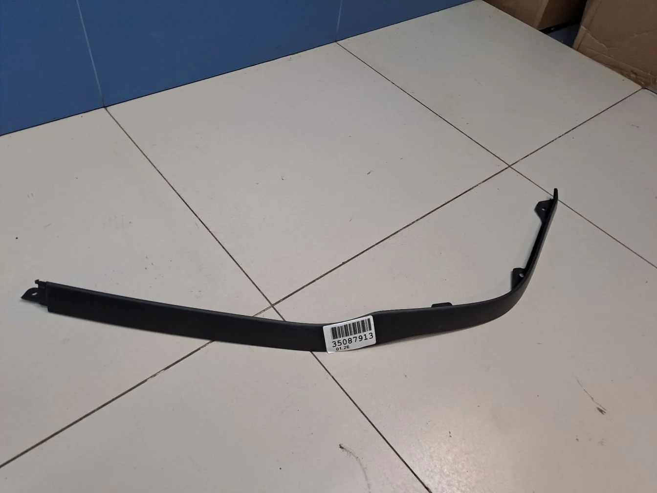 Спойлер переднего бампера правый для Toyota Corolla E12 2001-2007