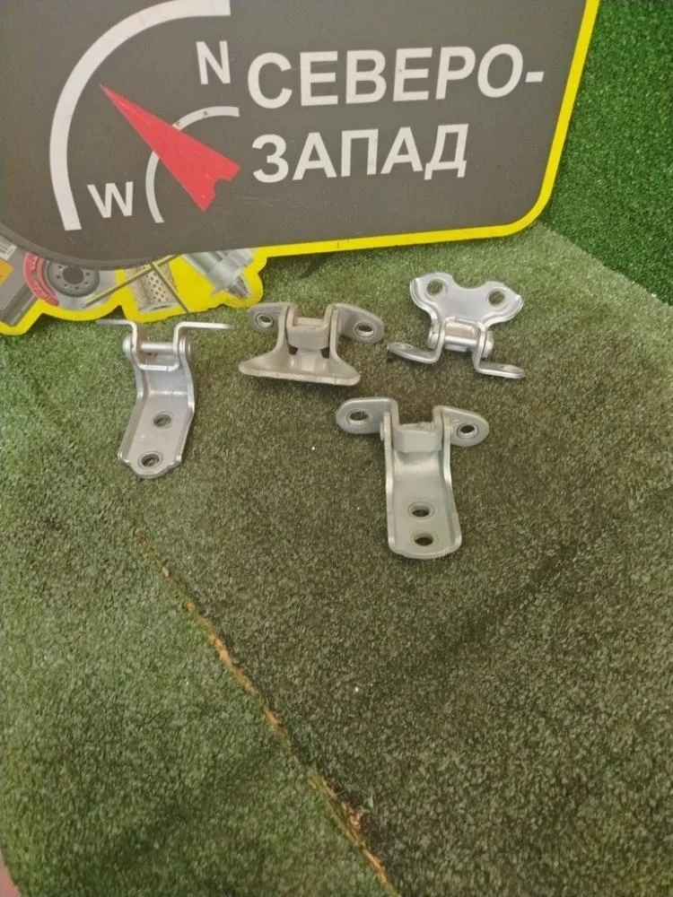 Петля двери Toyota Camry 2018 6871012151 70 2ARFE, передняя правая