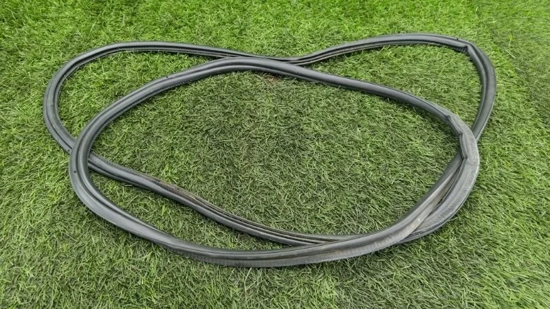 Уплотнительная резинка двери багажника BMW X5 2005 51727025580 E53 M54B30, задняя