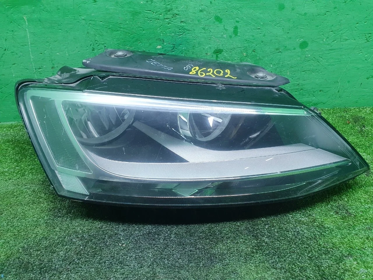 Фара галоген Volkswagen Jetta 2010-2018