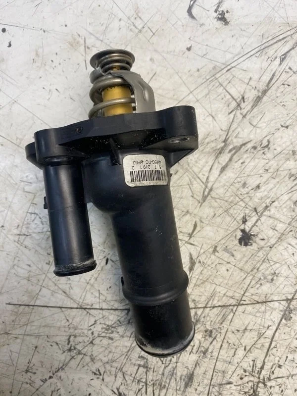 Корпус термостата Ford Focus 2 1302167 QQDB