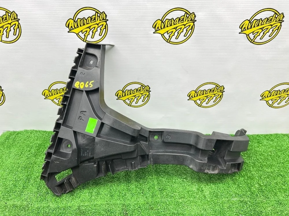 Кронштейн заднего бампера левый Audi Q3 I рестайлинг (2014—2018)