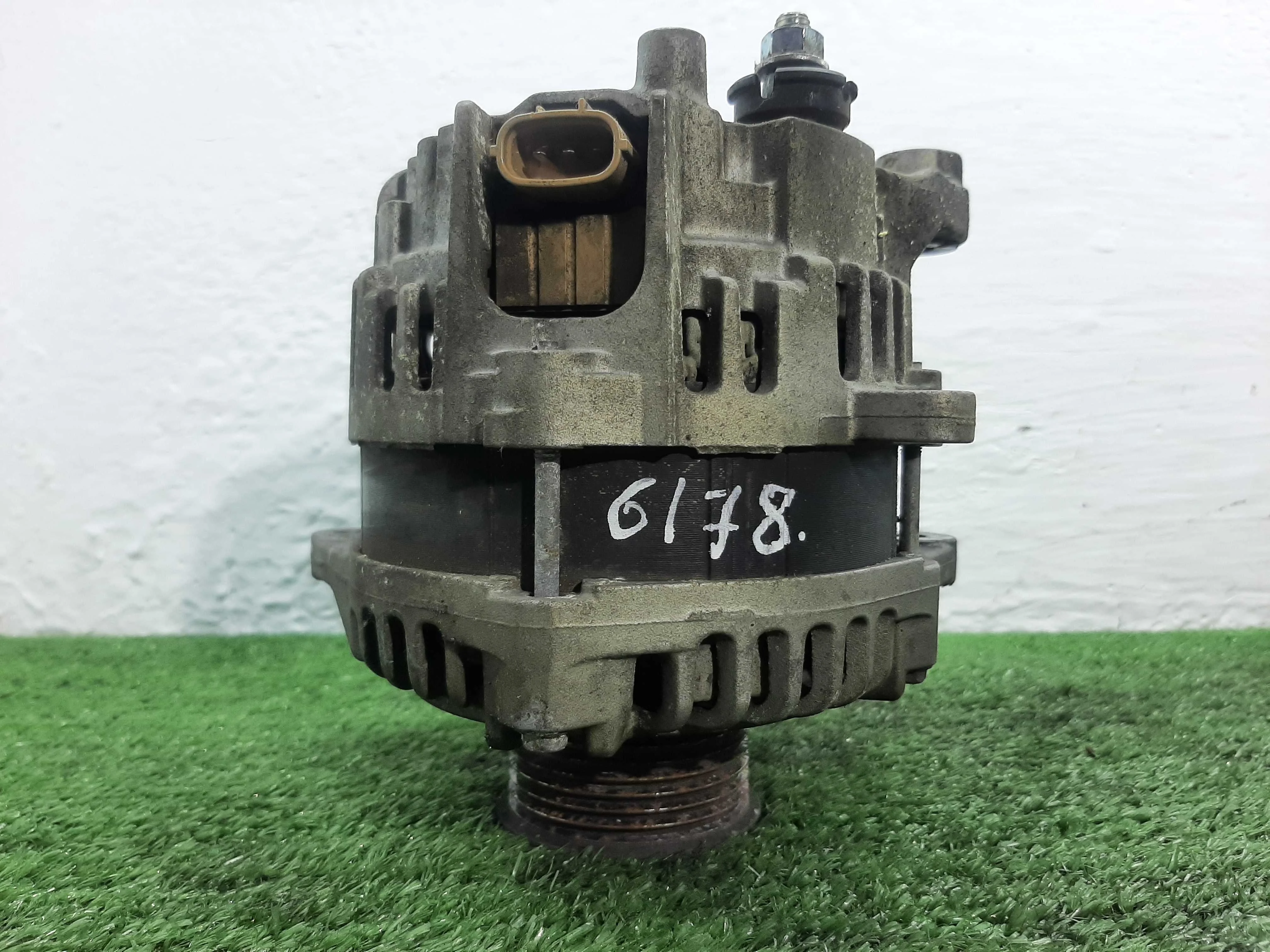 Генератор Infiniti QX80 (Z62) 2013 - 2017 бензин 5.6 Автомат