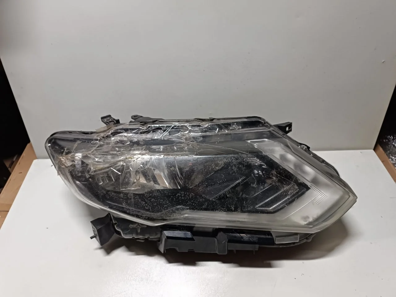 Фара Nissan X-Trail 2022 260106FP1A T32, передняя правая