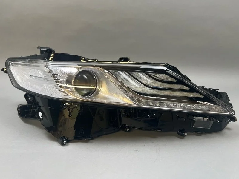 Фара Toyota Camry 2017- 2025 8118533D71 V70, передняя правая