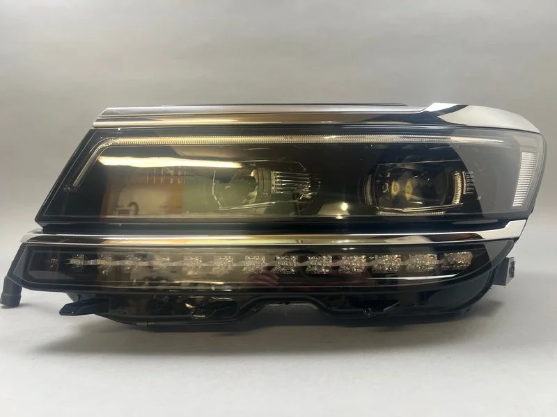 Фара Volkswagen Tiguan 2016-2020 5NB941081D 2, передняя левая