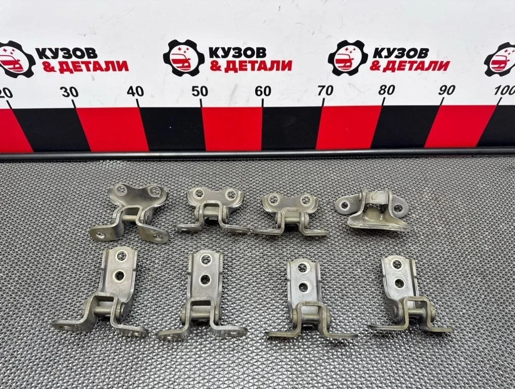 Петля двери Toyota Highlander 2013-2017 6875020122 XU50, передняя левая