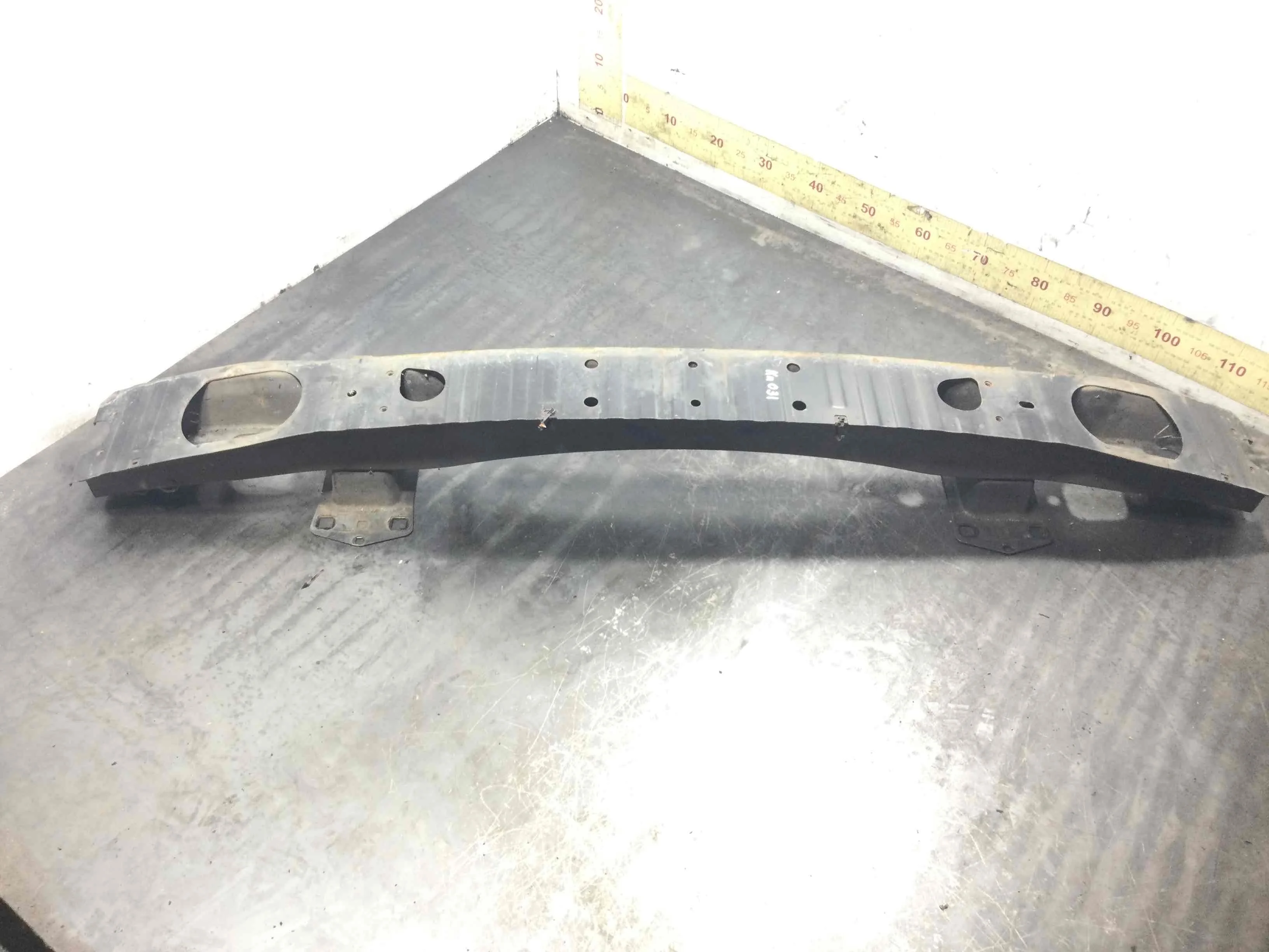 Усилитель бампера переднего Land Rover Range Rover 3 поколение (2002-2005) бензин 4.4